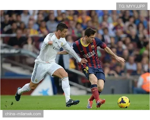 与梅西相比马拉多纳在关键战更以盘带撕开防线