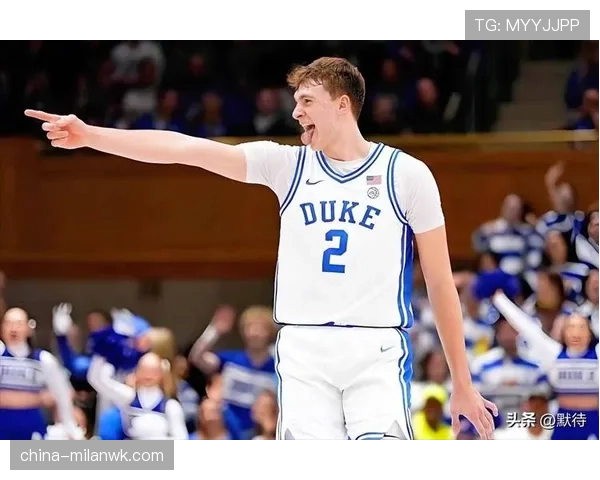 库珀·弗拉格与后卫挡拆拉开防守较以往更提效