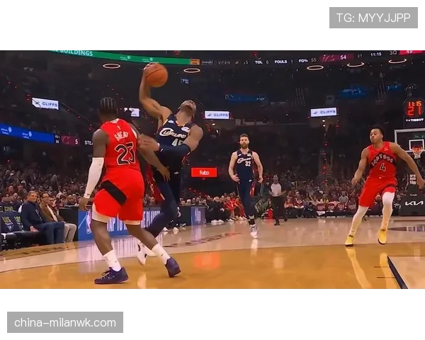 米切尔以挡拆突破牵制约基奇对比上季攻守结构改变